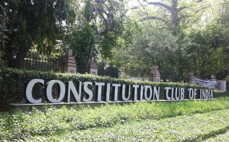 Uproar over misbehavior with leader at constitution club: ₹2,500 crore legal notice issued, demand for administrator's appointment